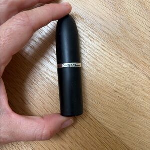 Mac silky matte chili lipstick red